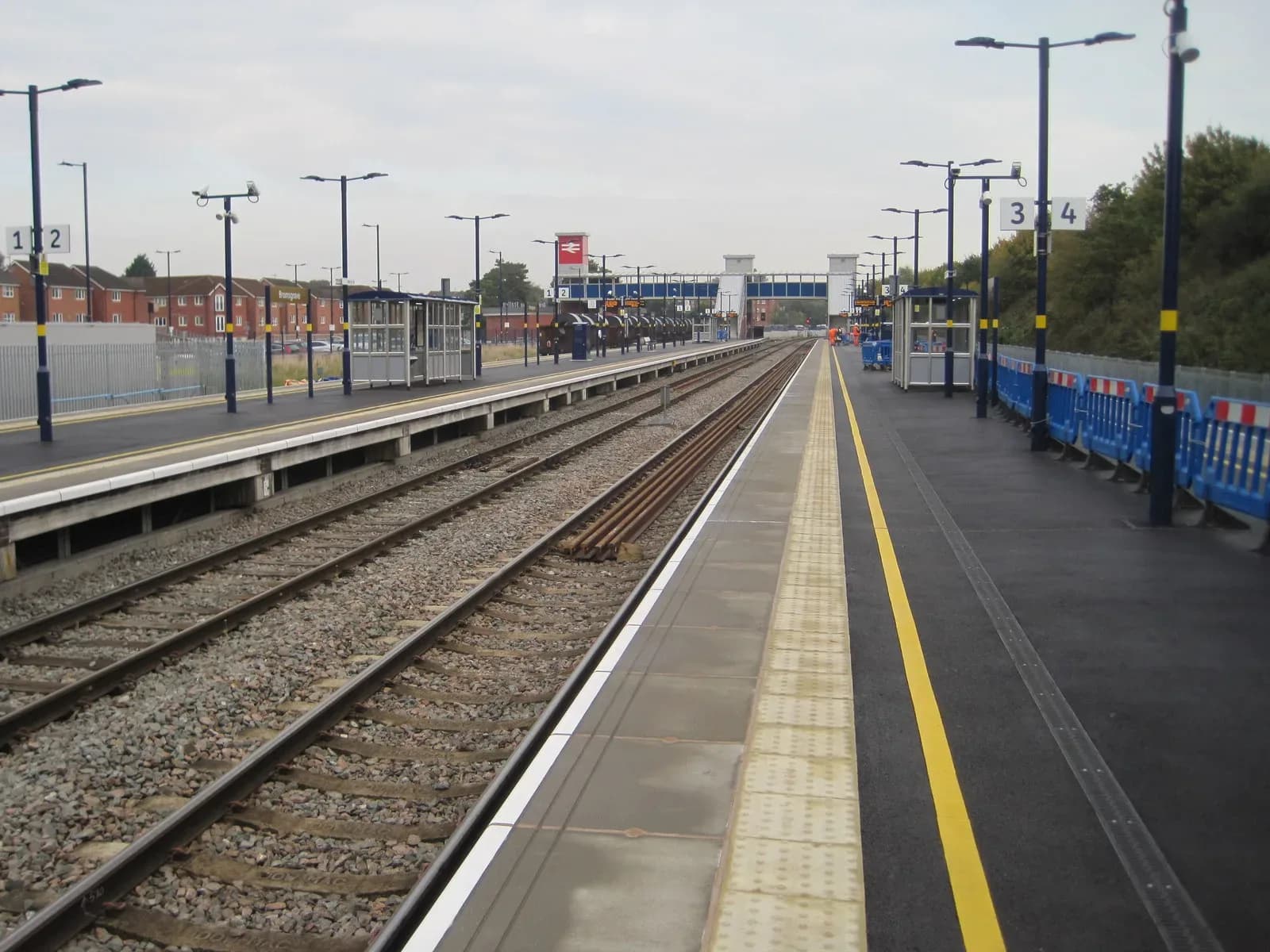 Bromsgrove railway station, rebuilt in 2016, with its platforms and car park.